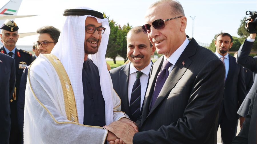 Al Nahyan İstanbul'da, Erdoğan ile özel görüşme