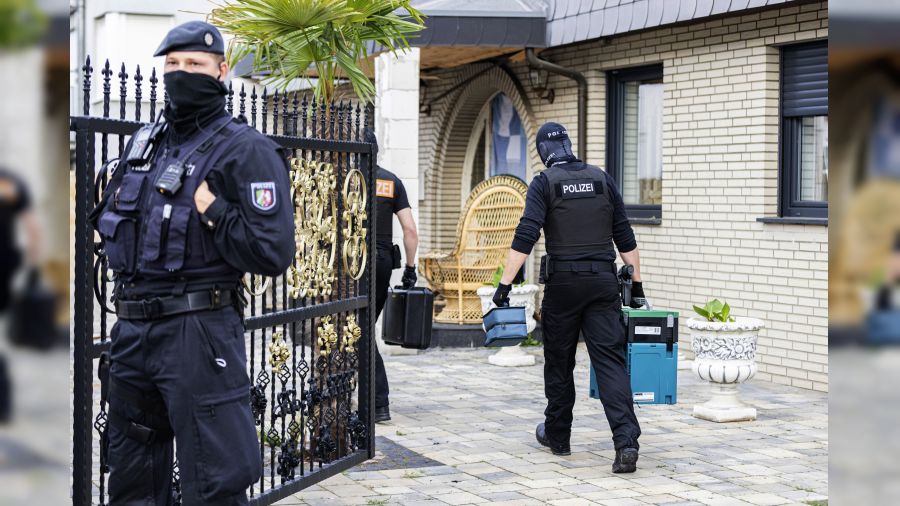 Almanya'da T�rk anne ve iki k�z� �l� bulundu