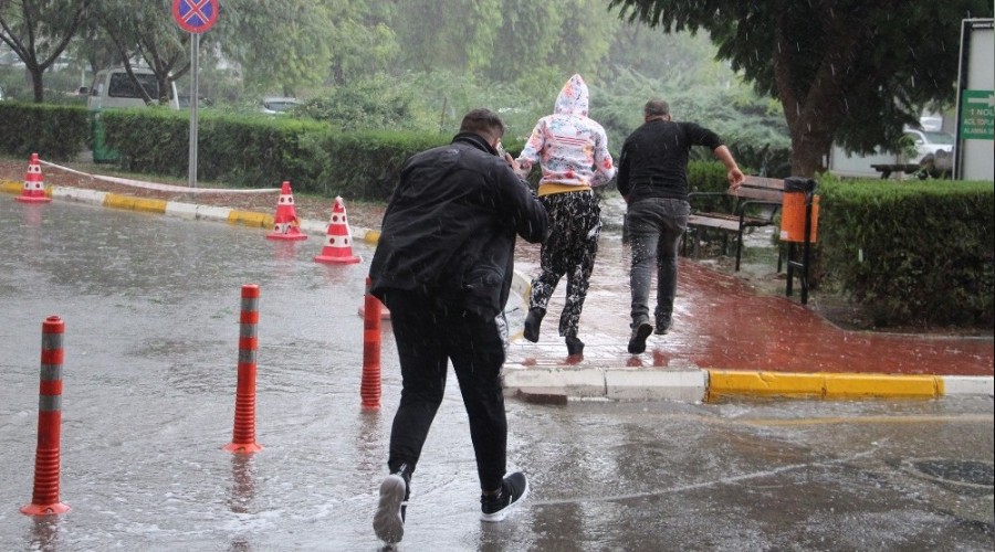 Antalya'da dolu ya����