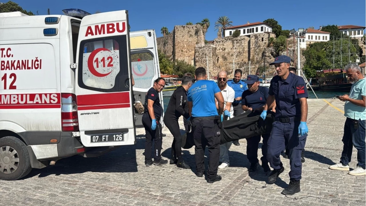 Antalya'da falezlerden den gen kz hayatn kaybetti