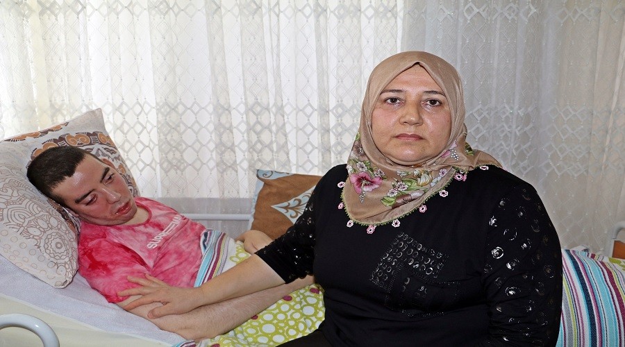 Antalyalı aile tıbben tedavisi olmayan hastalıkla savaşıyor