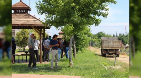 Arazi işgalcisi yıkım ekibini ezdi