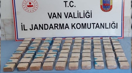Atlı uyuşturucu kaçakçıları jandarmaya takıldı