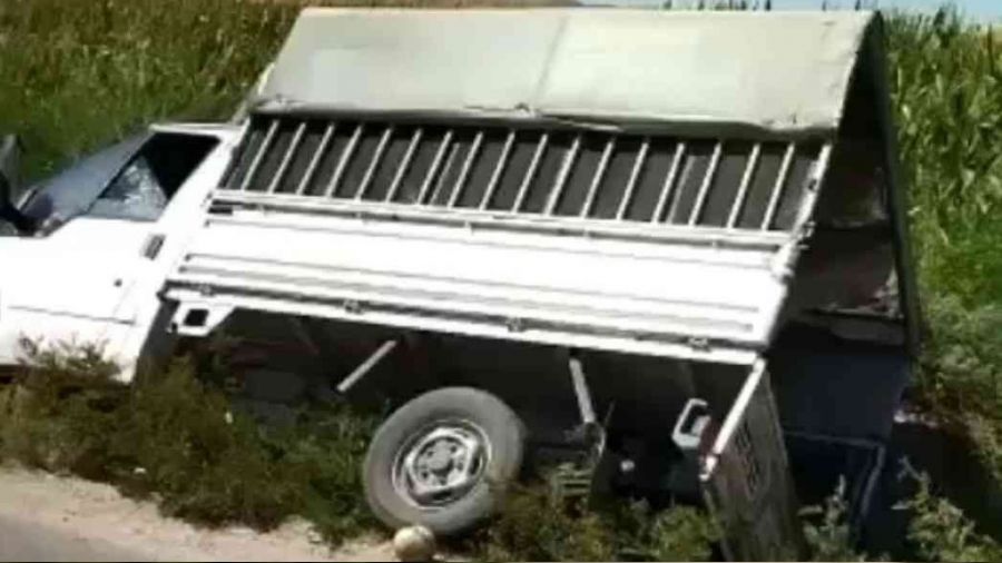 Batman'da i��i ta��yan kamyonet devrildi: 7 yaral�