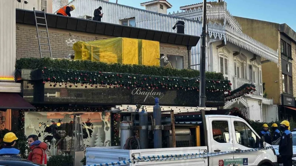 Bebek'teki Baylan Pastanesi'nin ka�ak eklentisi y�k�ld�