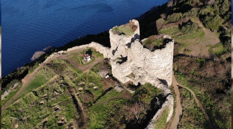 Beykoz'daki tarihi kale harabeye dnd