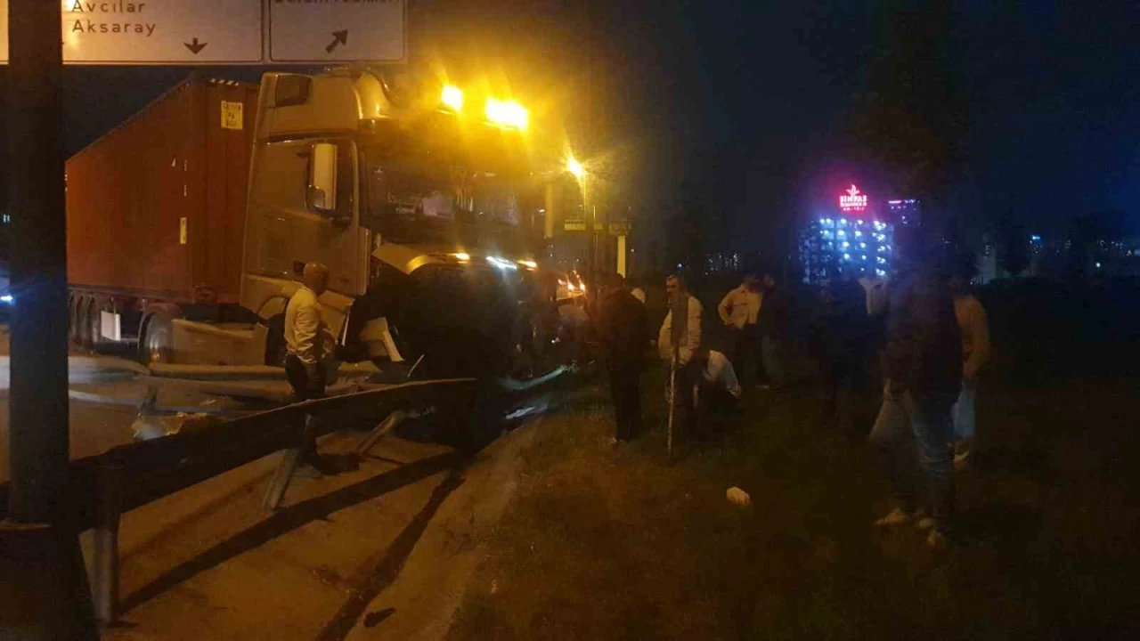 Beylikdüzü'nde tır ortalığı birbirine kattı: 1 ölü, 2 yaralı