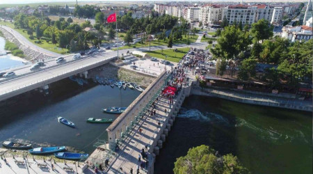 Beyşehir'de develerle temsili Yörük göçü canlandırıldı