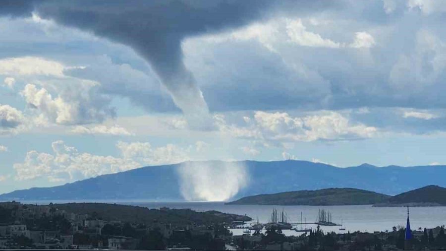 Bodrum'da nce hortum, ardndan dolu ve saanak