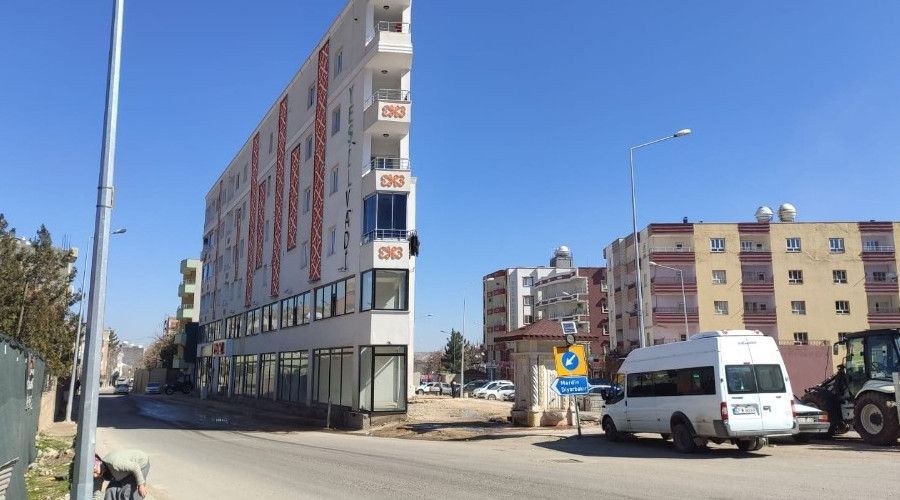 Bu binayı gören bir kez daha bakıyor