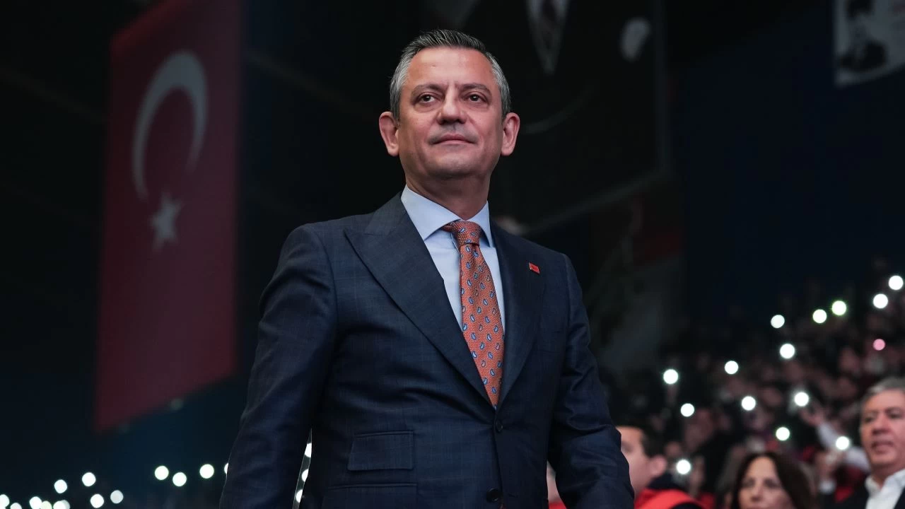 CHP Genel Başkanı Özel, kamuda mülakatı kaldıracaklarını söyledi