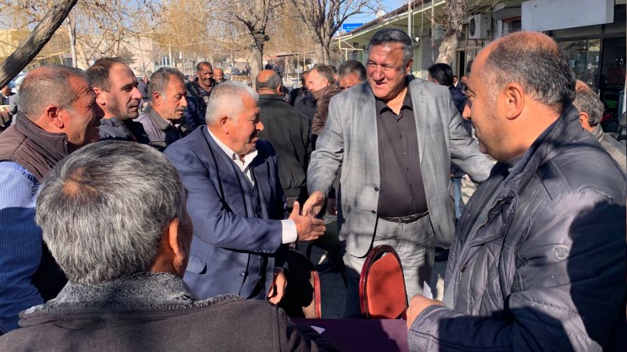 Çiftçiler böyle dert yandı: Ölmedik sürünüyoruz