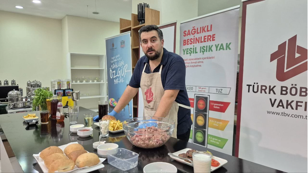 Dışarıda hamburger yemek, zehir yemekten farksız