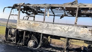 Diyarbakır'da yolcu otobüsü alevlere teslim oldu