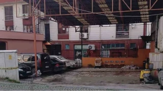 D�kkan�n�n �n�nde u�rad��� silahl� sald�r�da yaraland�