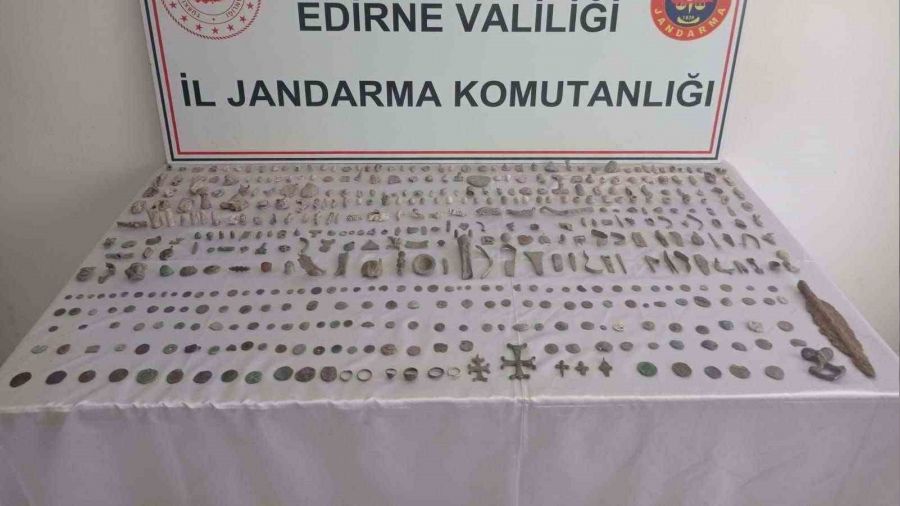 Edirne'de 520 tarihi eser ele geçirildi