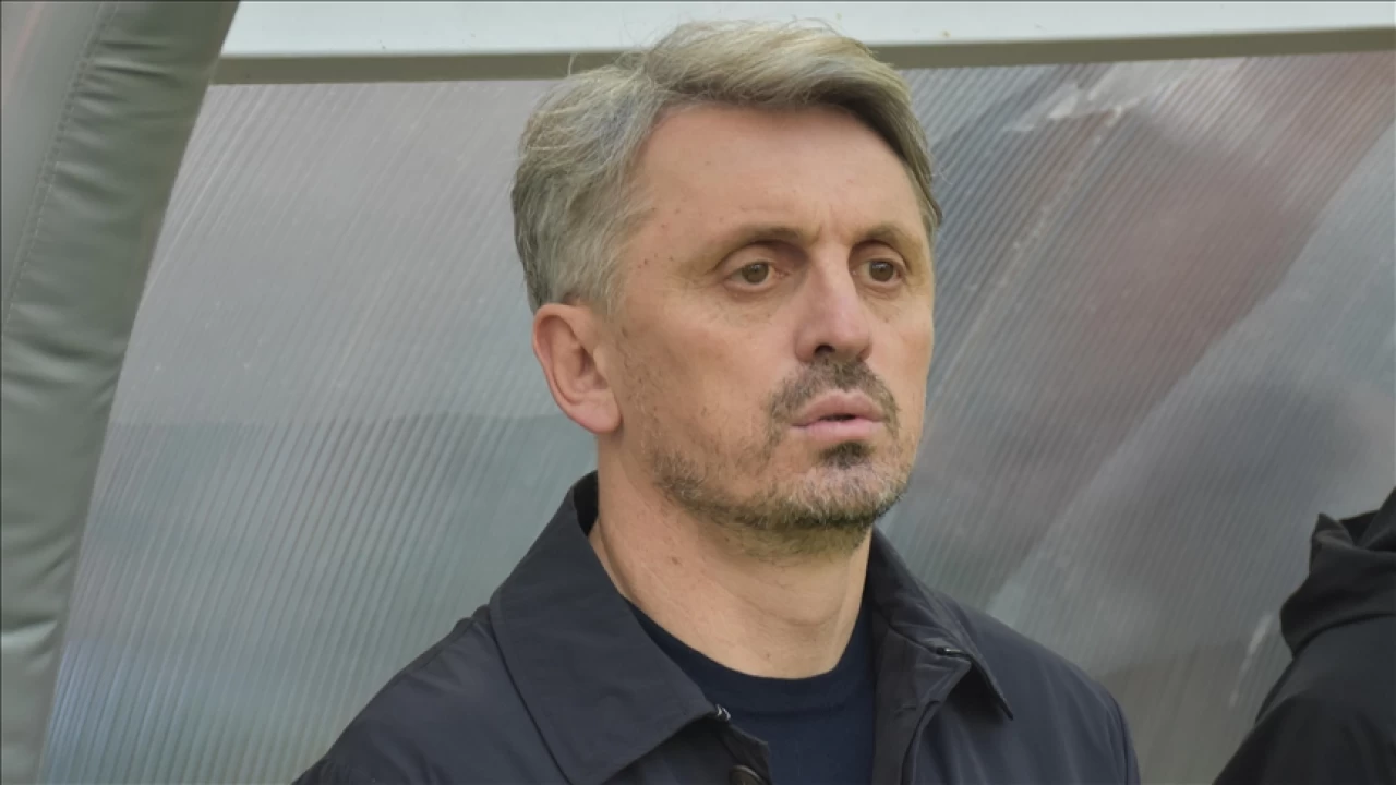 Eypspor, teknik direktr Orhan Ak ile szleme imzalad