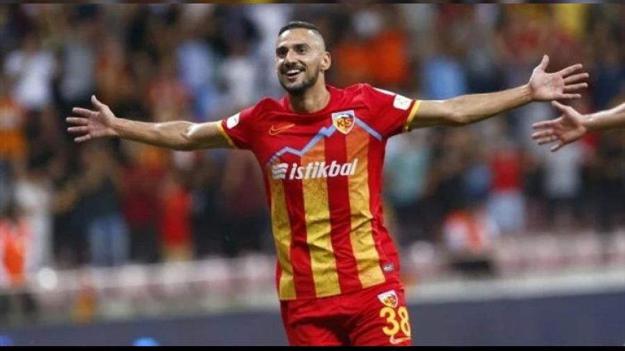 F.Bah�e'ye gidecekti, s�zle�me uzatt�