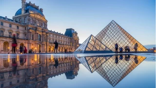 Fransa'da Louvre Müzesi soygunuyla bağlantılı 2 kişi gözaltına alındı