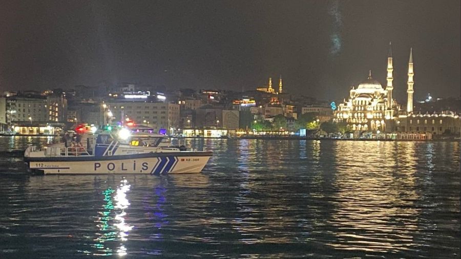 Galata Köprüsü'nden denize düştü... Kaza mı, intihar mı?