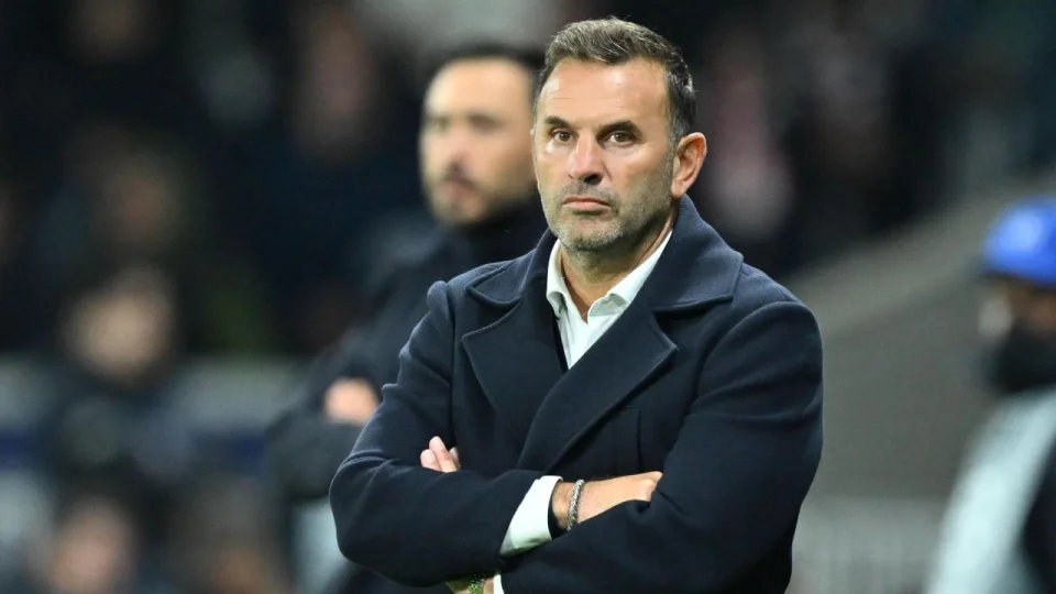 Galatasaray soyunma odas�nda ortal�k kar��t�