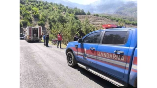 Gazipaa'da bir vatanda, su tankerinin altnda kald