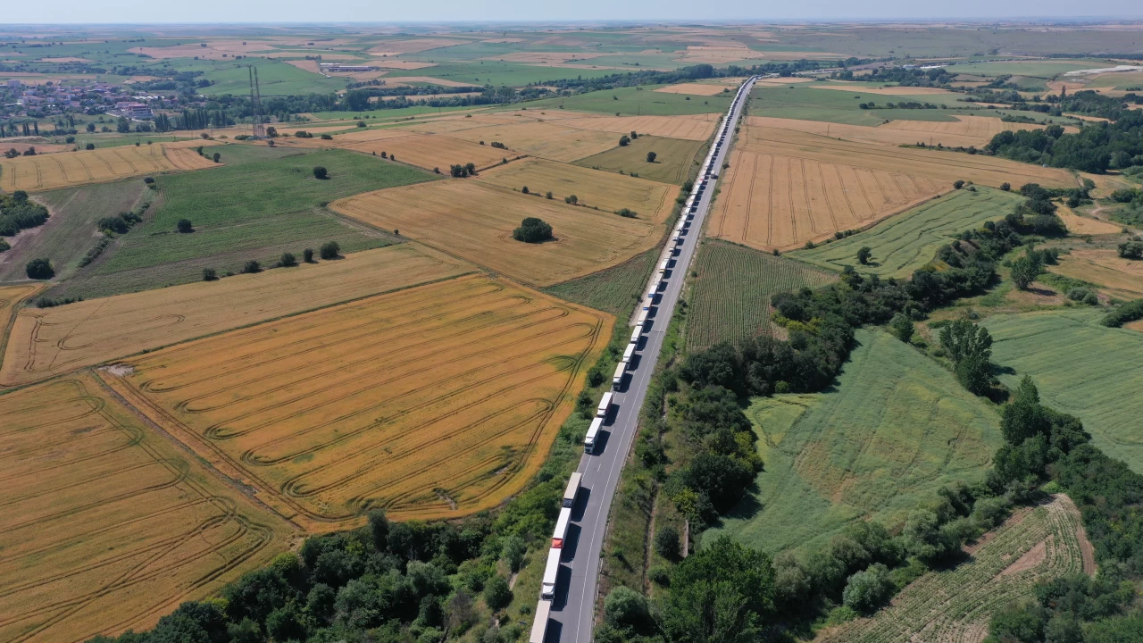 Hamzabeyli'de 24 kilometre t�r kuyru�u olu�tu