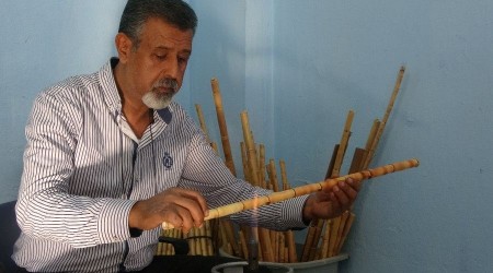 Hatay'ın özel kamışından yaptığı neyleri Avrupa'ya gönderiyor