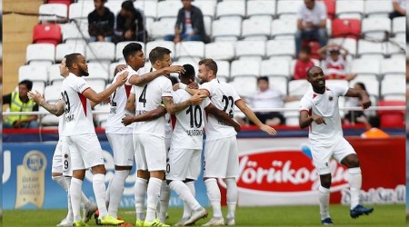İlk galibiyeti çok farklı oldu: 0-6