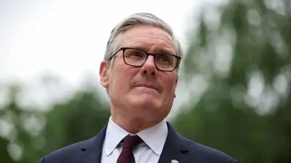 �ngiltere Ba�bakan� Keir Starmer, g�revinden istifa etti�ini a��klad�