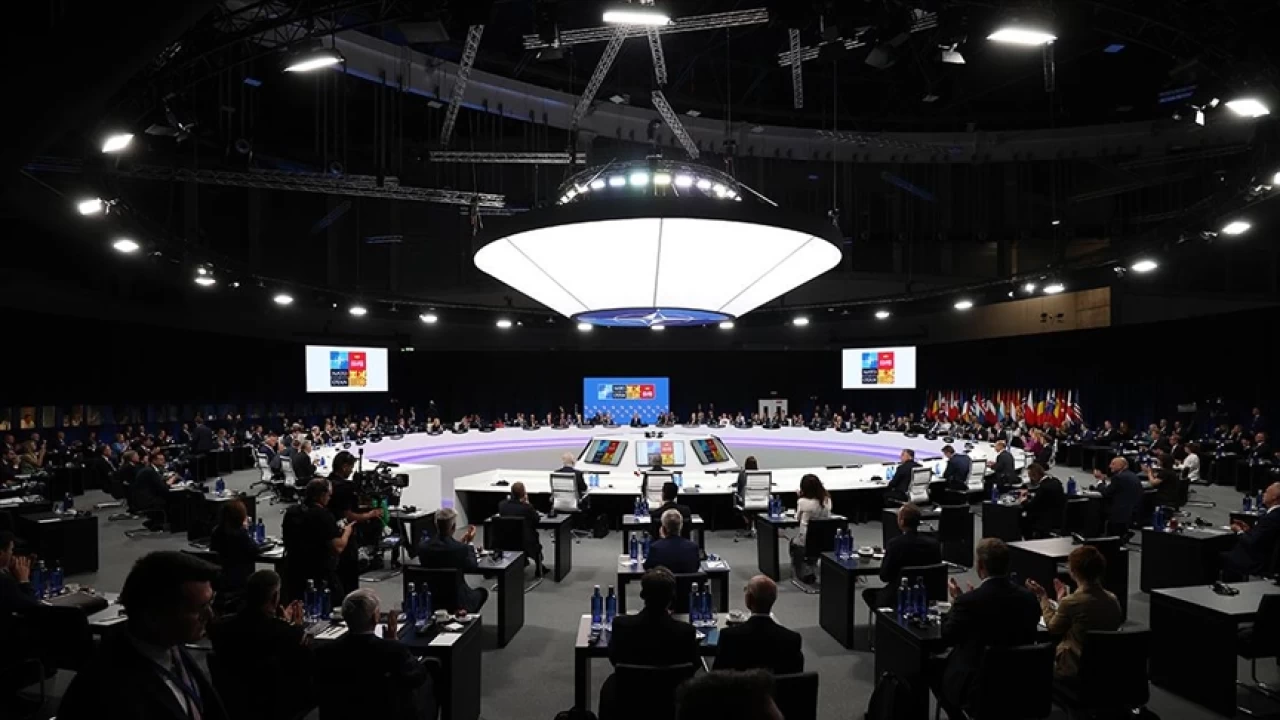 ngiltere, Ukrayna konulu liderler zirvesine ev sahiplii yapyor