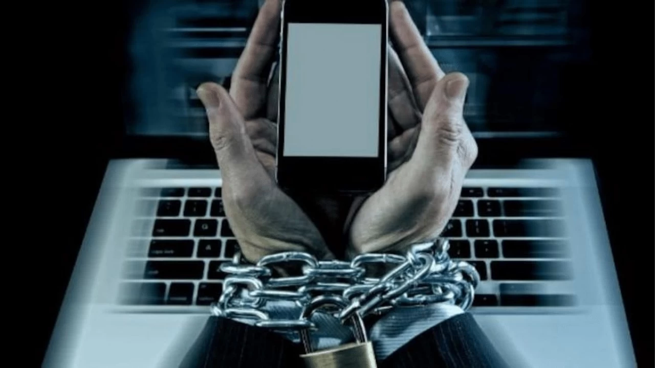 İnternet bağımlılığı vücut dengesini bozuyor