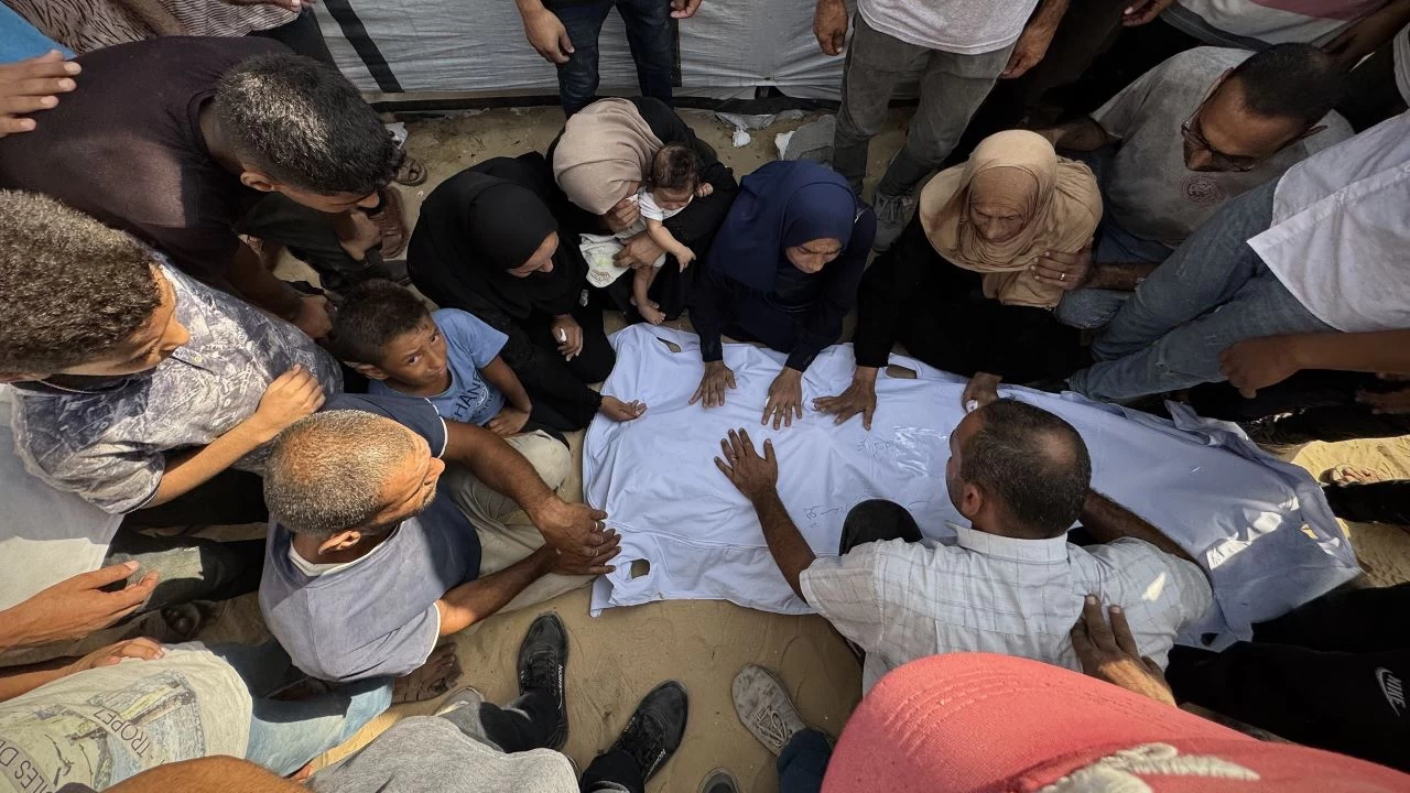 �srail'in sald�r�lar�nda 20 Gazzeli hayat�n� kaybetti