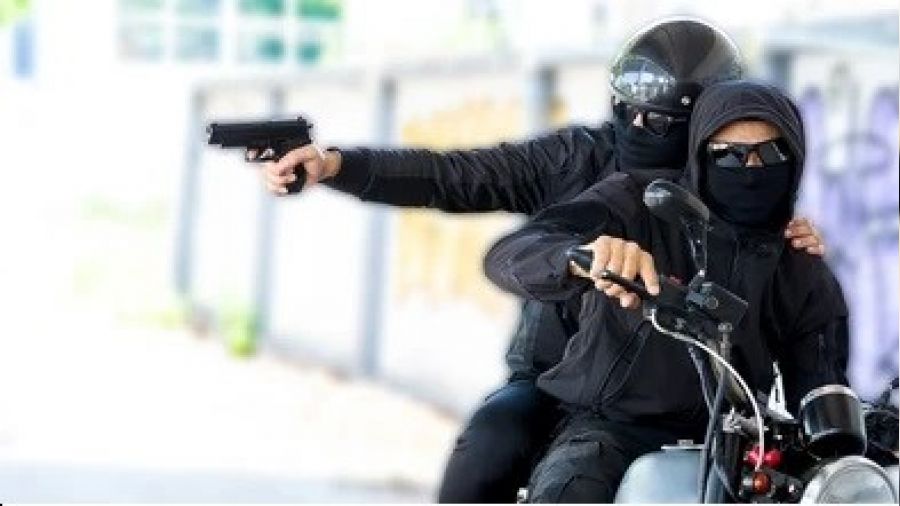 �stanbul'da motosikletli sald�rgan 20 ya��ndaki genci �ld�rd�