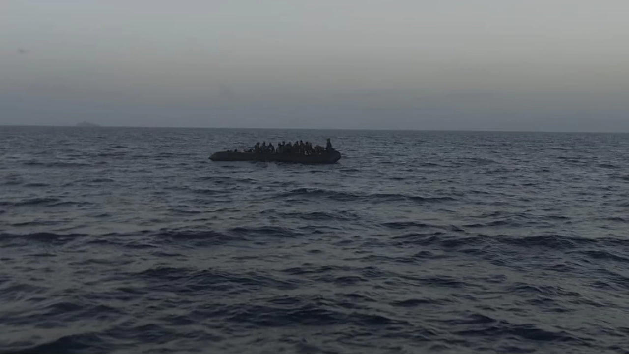 İzmir açıklarında 51 kaçak göçmen yakalandı, 84 göçmen kurtarıldı