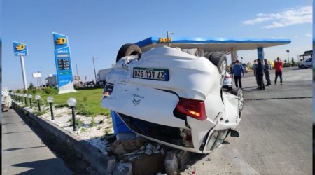 Kamyonetle arpan otomobil takla att
