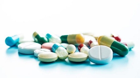 Kanser ilac yerine ar kesici ve vitamin vermiler