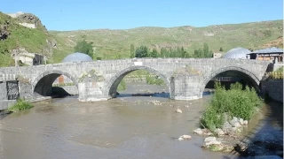Kars Ta Kpr: Osmanlnn zamana direnen miras