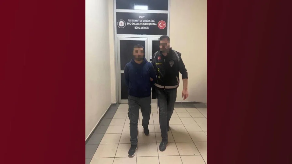 Kendisini polis olarak tan�t�p 3,5 milyon lira doland�rd�, kuyumcuda alt�n al�rken yakaland�
