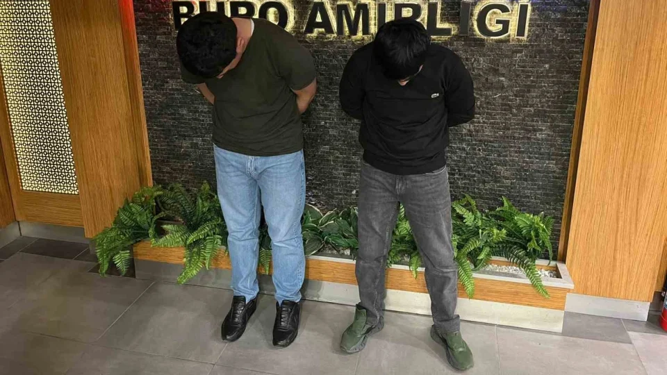 Kesik baş cinayetinin zanlıları yurt dışına kaçarken yakalandı