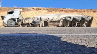 Kilis'te kamyon, tr ve beton mikseri arpt