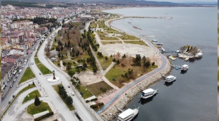 Kısıtlamadan muaf balıkçılar mesai yaptı