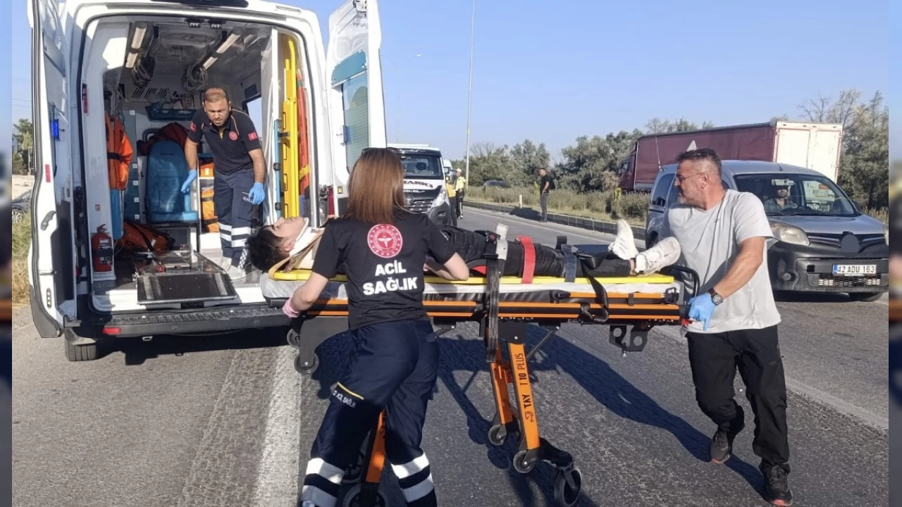 Konya'da motosiklet ile otomobil �arp��t�: 2 yaral�
