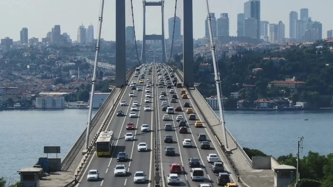 Köprü ve otoyol geçiş ücretlerine zam yapıldı