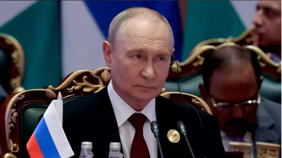 Kremlin S�zc�s� Dmitriy Peskov, Rus medyas�na yapt��� a��klamada, Devlet Ba�kan� Vladimir Putin'in Kas�m ay�ndaki Asya Pasifik ��birli�i �rg�t� (APEC) zirvesine kat�labilece�ini belirtti