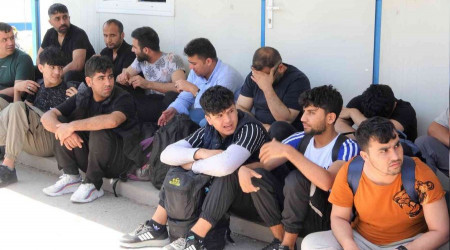 Kütahya'da kamyon kasasında 92 kaçak göçmenler yakalandı
