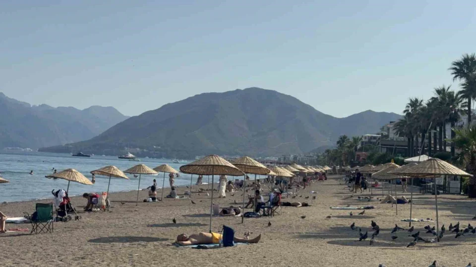 Marmaris'te s�cak havayla birlikte sahiller hareketlendi
