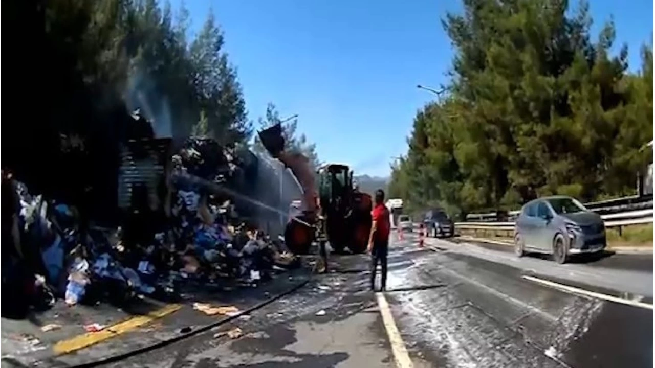 Mersin'de karton ykl trda yangn