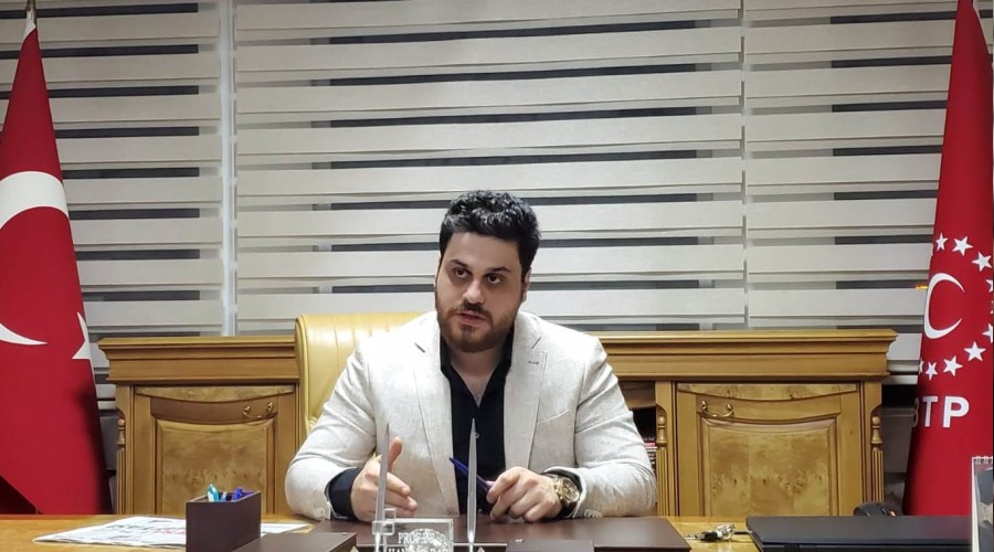 'Milli bayramlar�n� kutlayamayanlar, dini bayramlar�n� kutlayamaz'