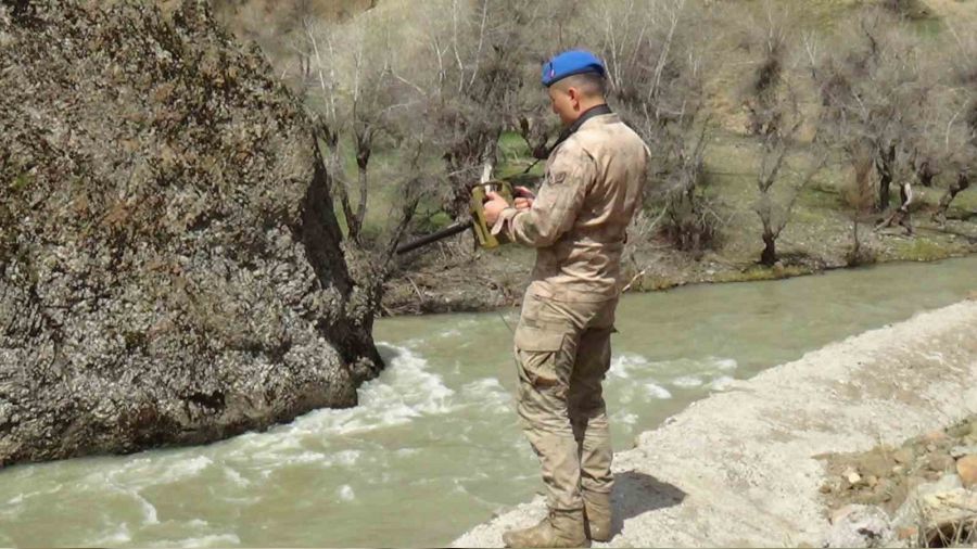 Munzur �ay�'na d��en kay�p 3 gen� aran�yor